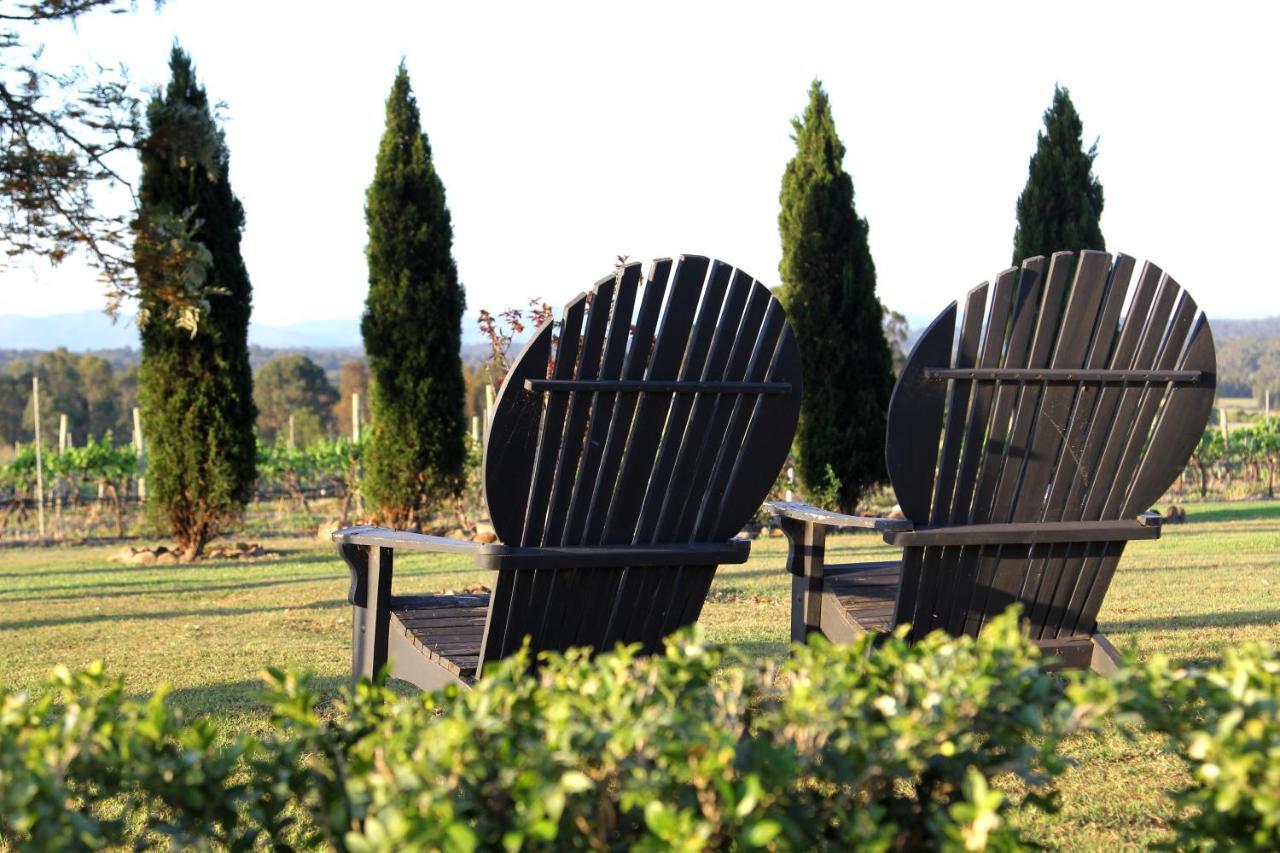 Blueberry Hill Vineyard Stay Rothbury ภายนอก รูปภาพ